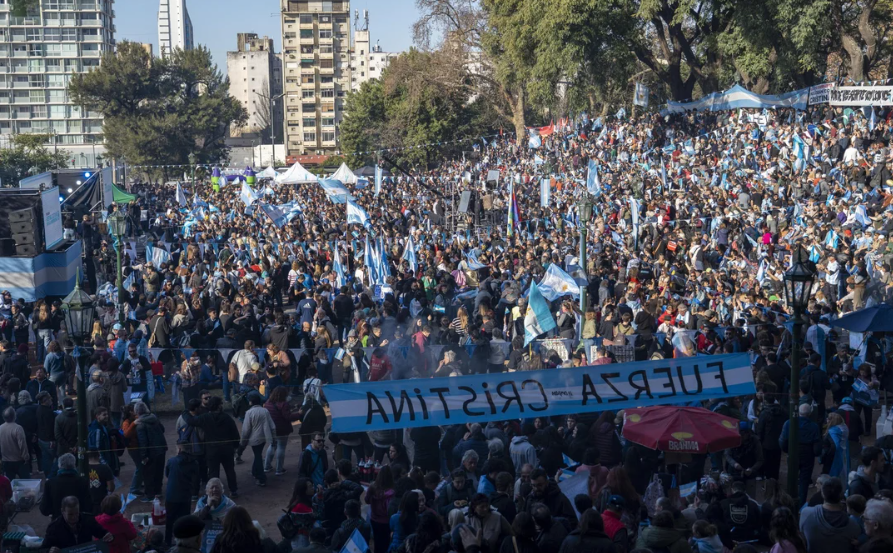 Cristina Kirchner, desde su prisión domiciliaria: “Nunca tuvimos este grado de&nbsp;dependencia”