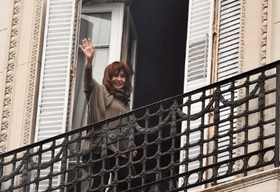 Cristina Kirchner: nuevo límite de visitas en prisión&nbsp;domiciliaria