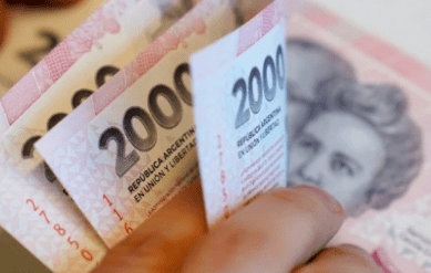 Aumentos para estatales: subas escalonadas y nuevos topes salariales